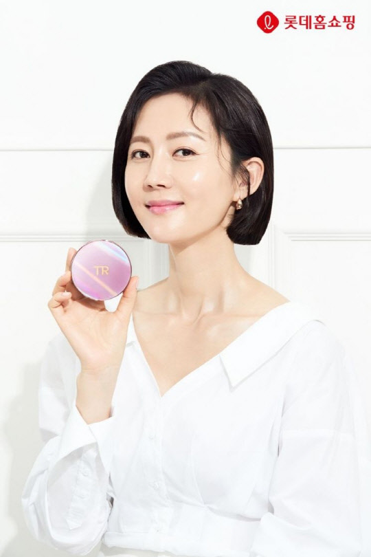 롯데홈쇼핑은 오는 20일 에이블씨앤씨의 최신 브랜드 ‘TR’의 론칭방송을 진행한다고 18일 밝혔다.  <롯데홈쇼핑 제공>